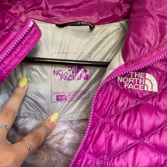 North face jacket - Picture 2 of 5